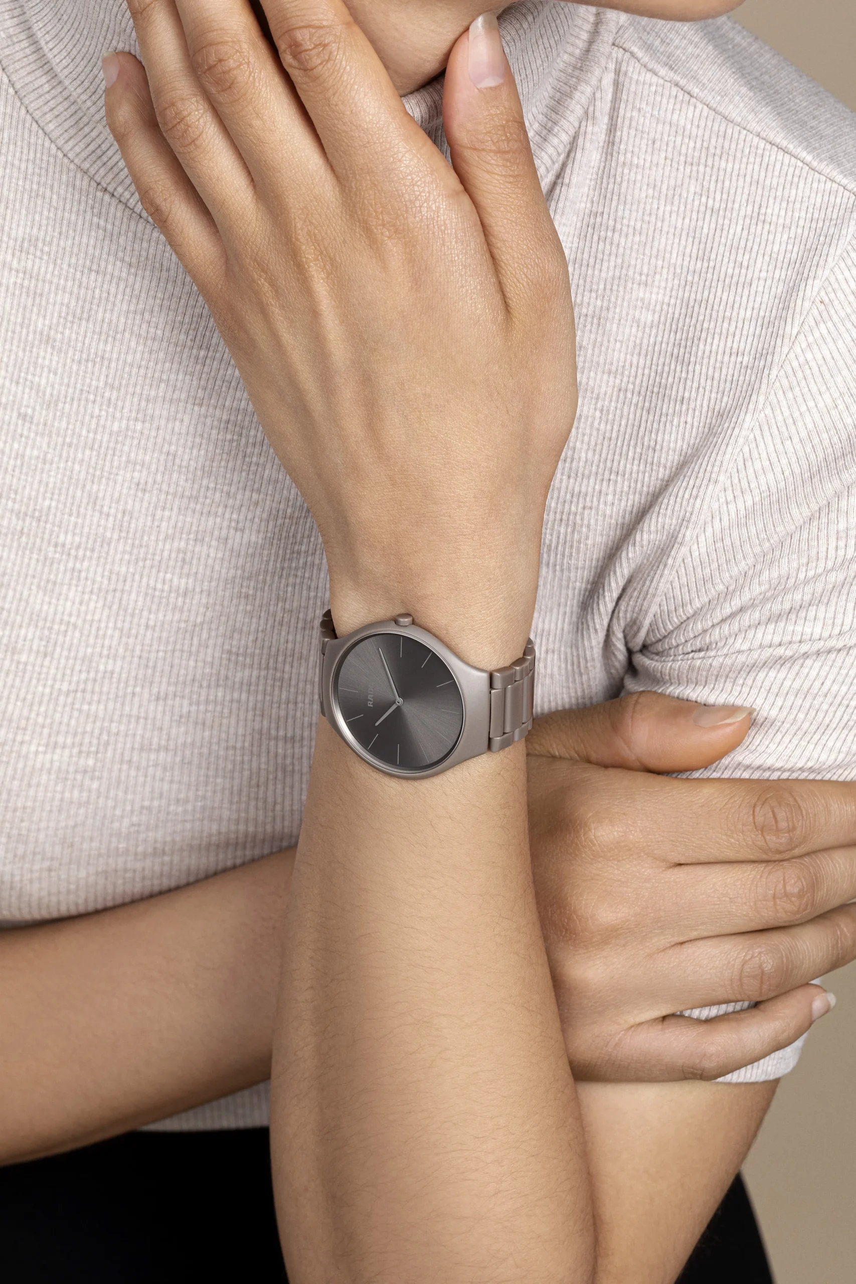 Women Rado True Round Thinline Les Couleurs™ Le Corbusier Grey brown natural umber 32141